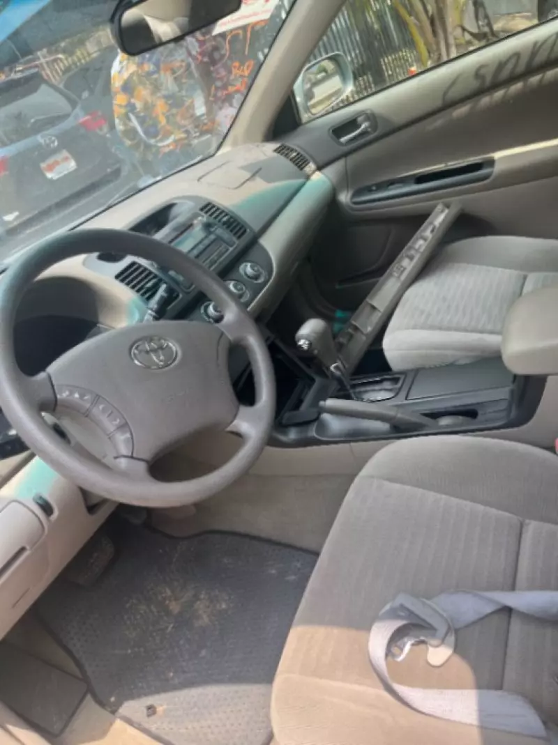 Toyota Camry - 2005
