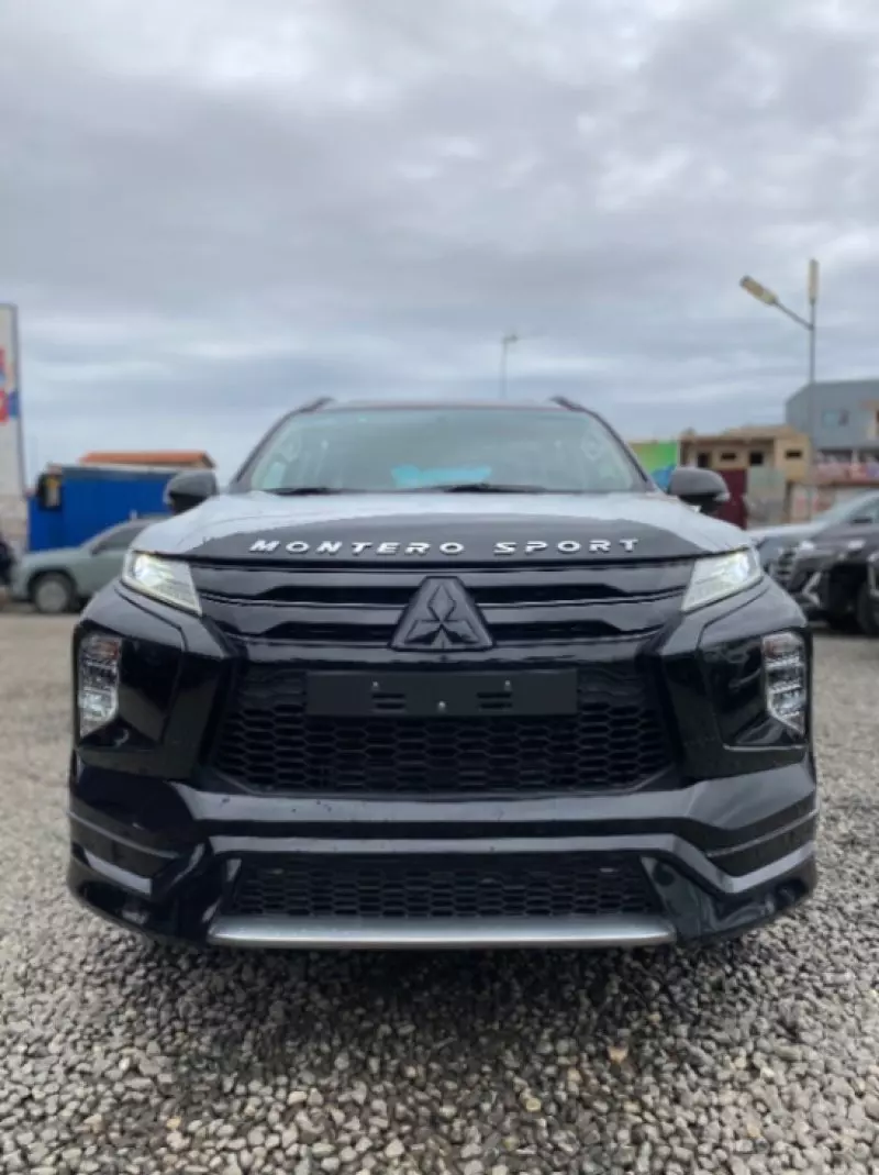 Mitsubishi Montero Sport   - 2024