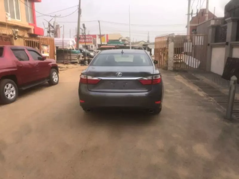 Lexus ES   - 2013