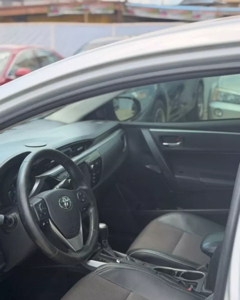 Toyota Corolla   - 2016