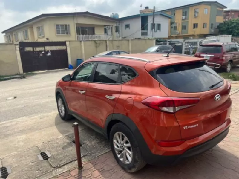 Hyundai Tucson   - 2016