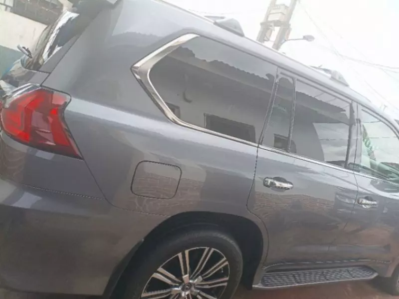 Lexus LX 570   - 2019
