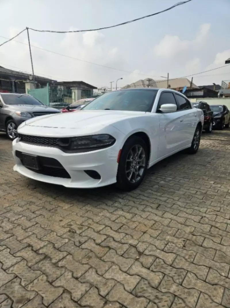 Dodge Charger   - 2017