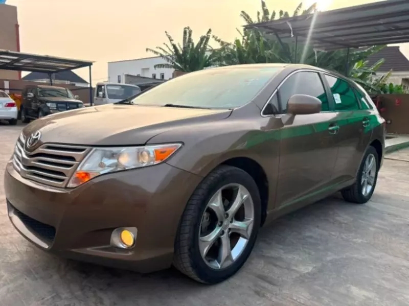 TOYOTA Venza   - 2011