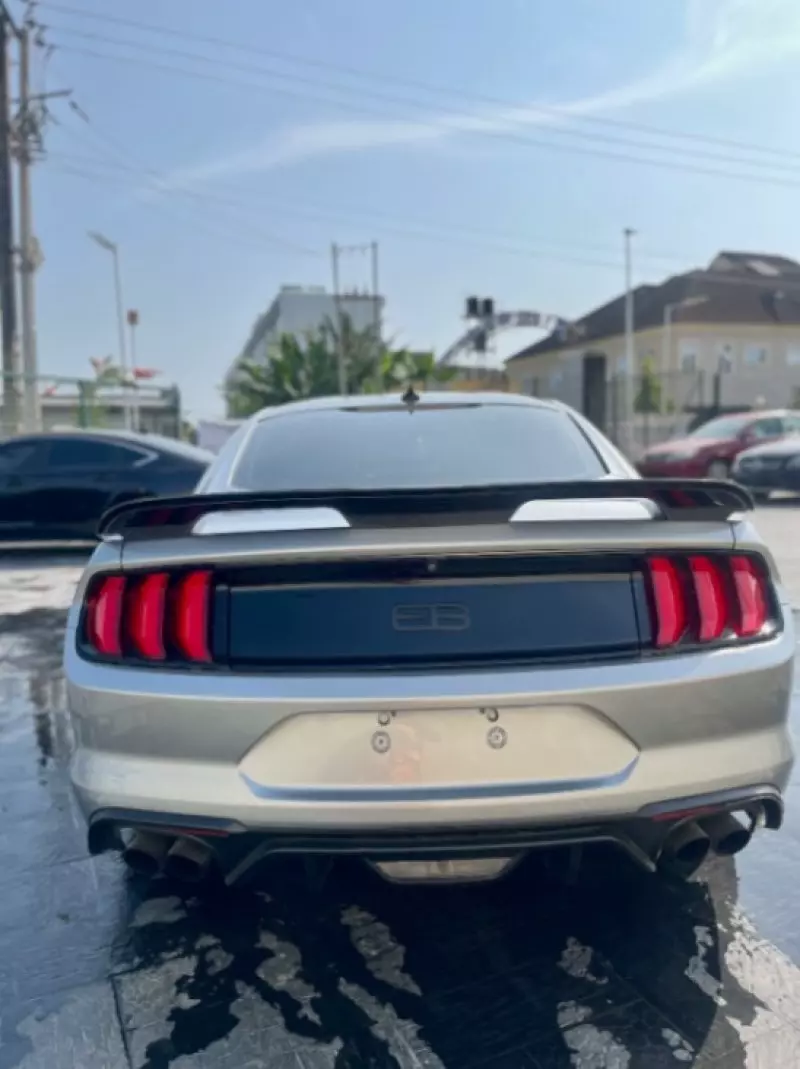 Ford Mustang   - 2021