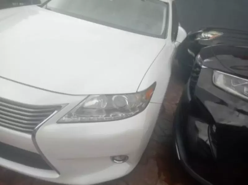 Lexus ES   - 2014