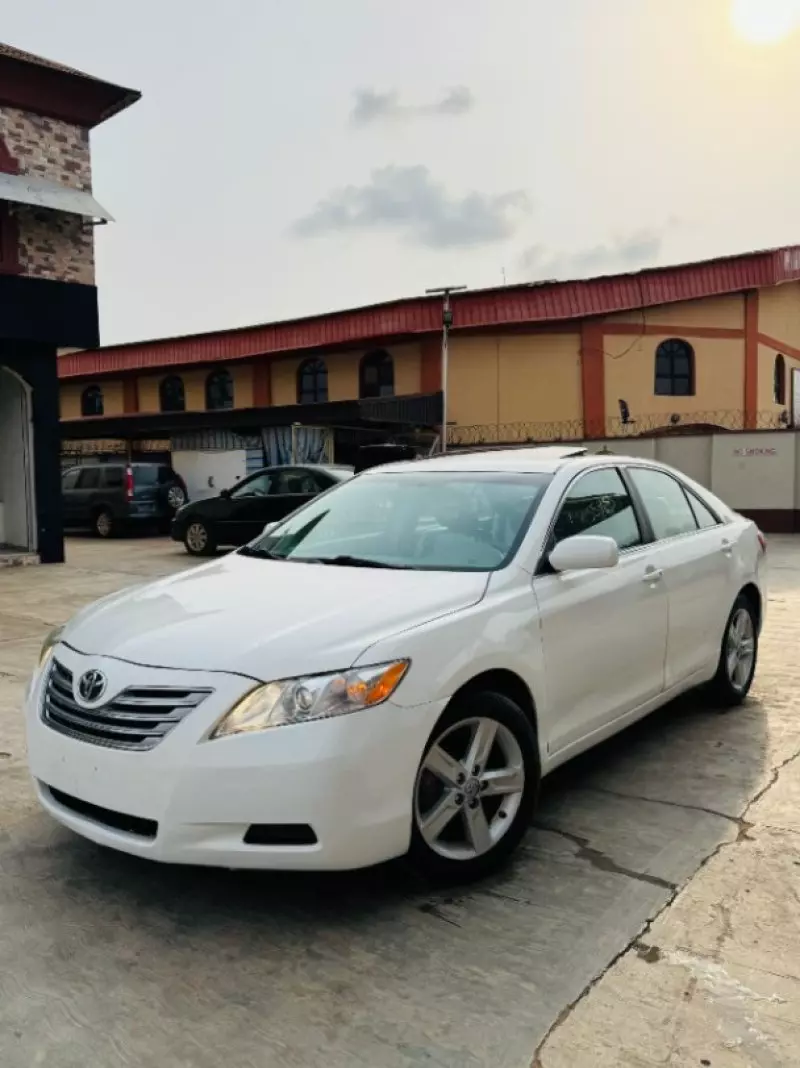 Toyota Camry   - 2008