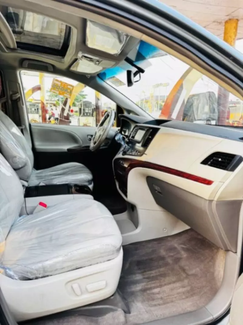 TOYOTA Sienna   - 2014