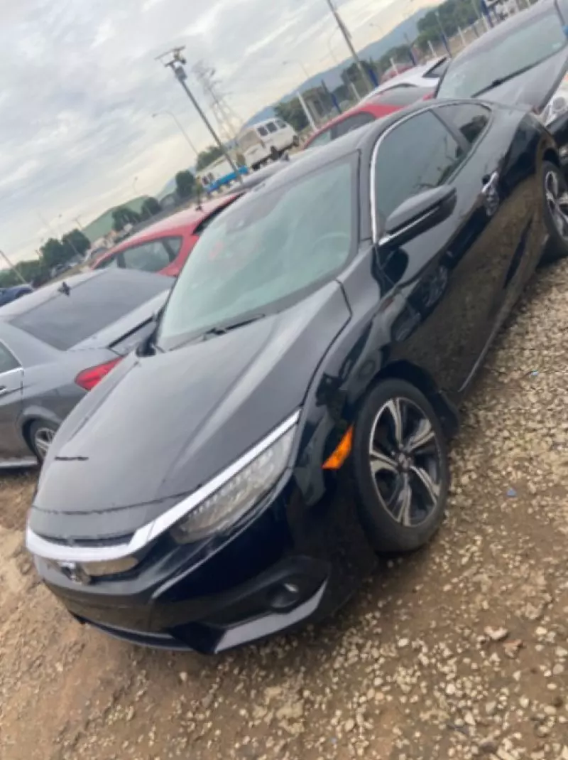 Honda Civic   - 2016