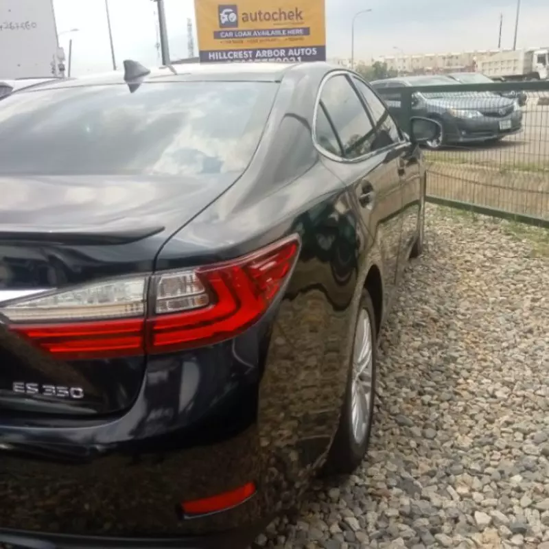 Lexus ES   - 2016