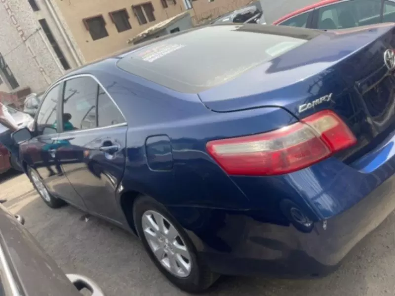 Toyota Camry   - 2009