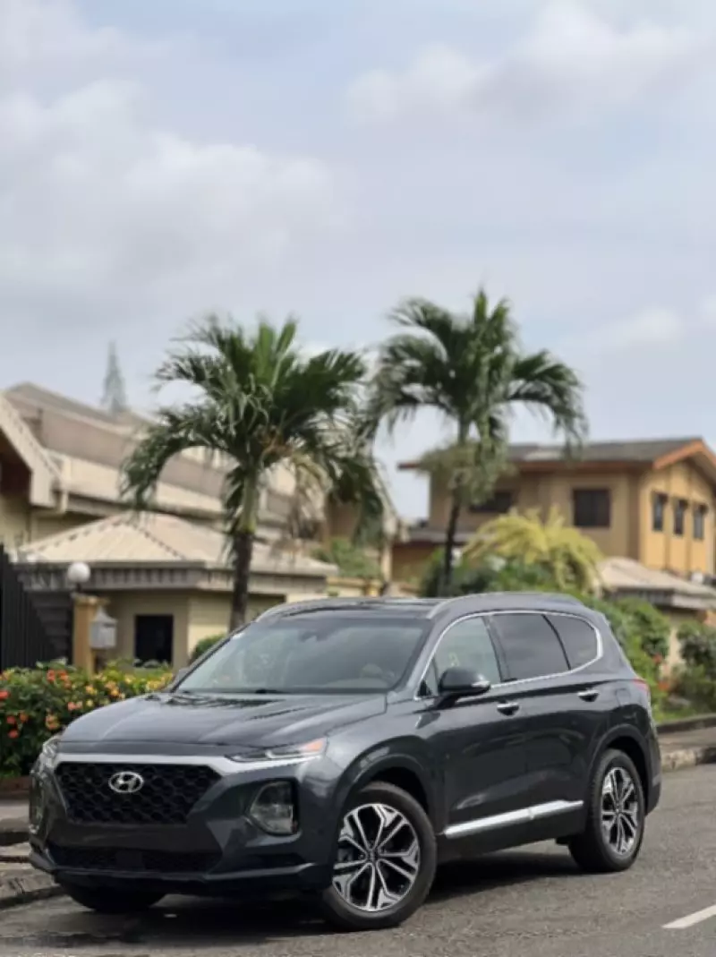 Hyundai Santa Fe   - 2020