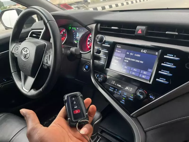 Toyota Camry - 2018