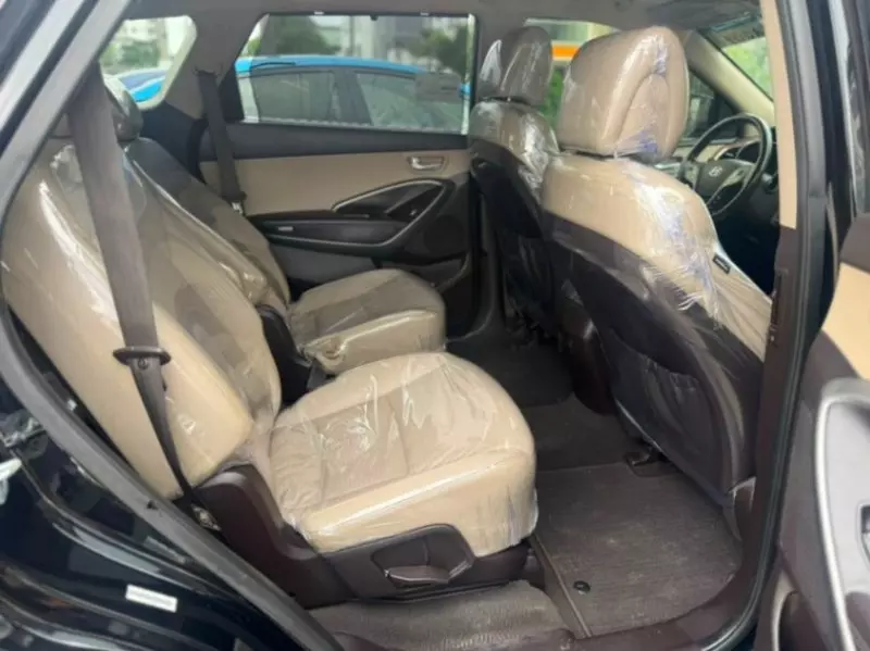 Hyundai Santa Fe   - 2014