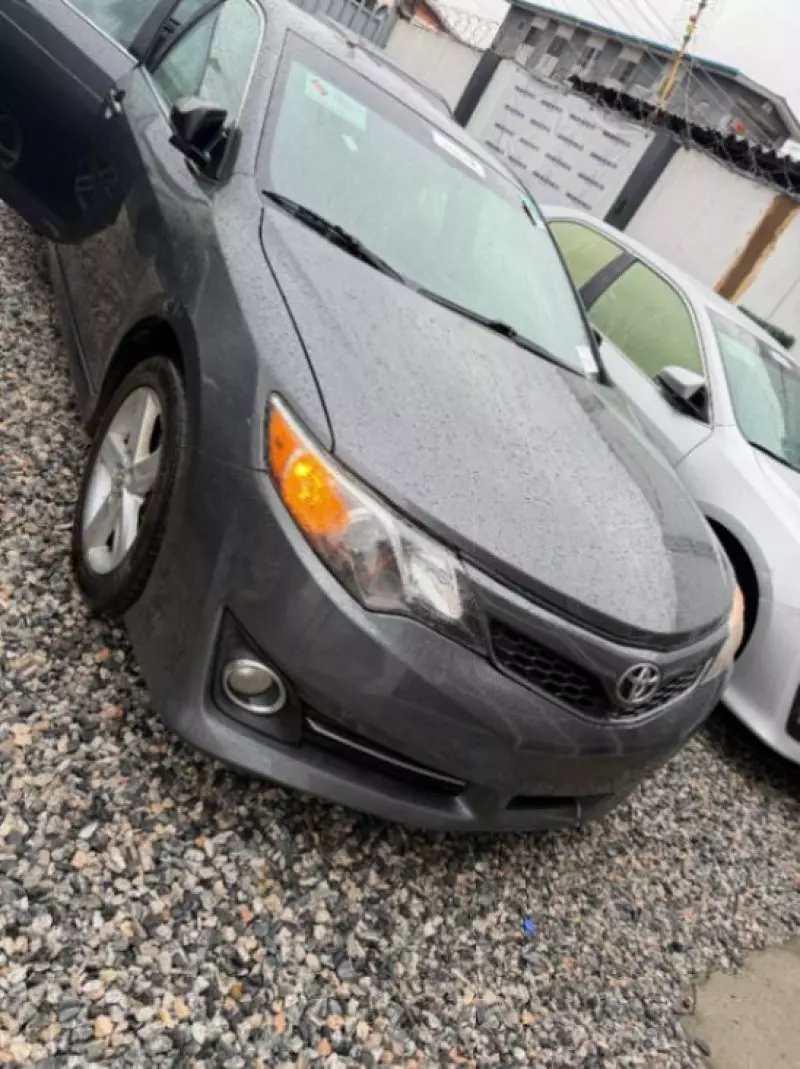 TOYOTA Camry   - 2012