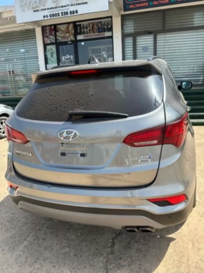Hyundai Santa Fe - 2018