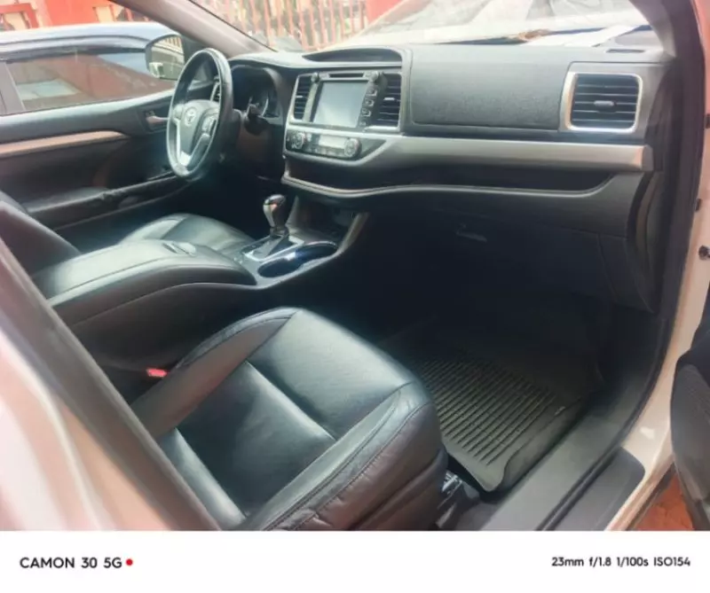Toyota Highlander   - 2015