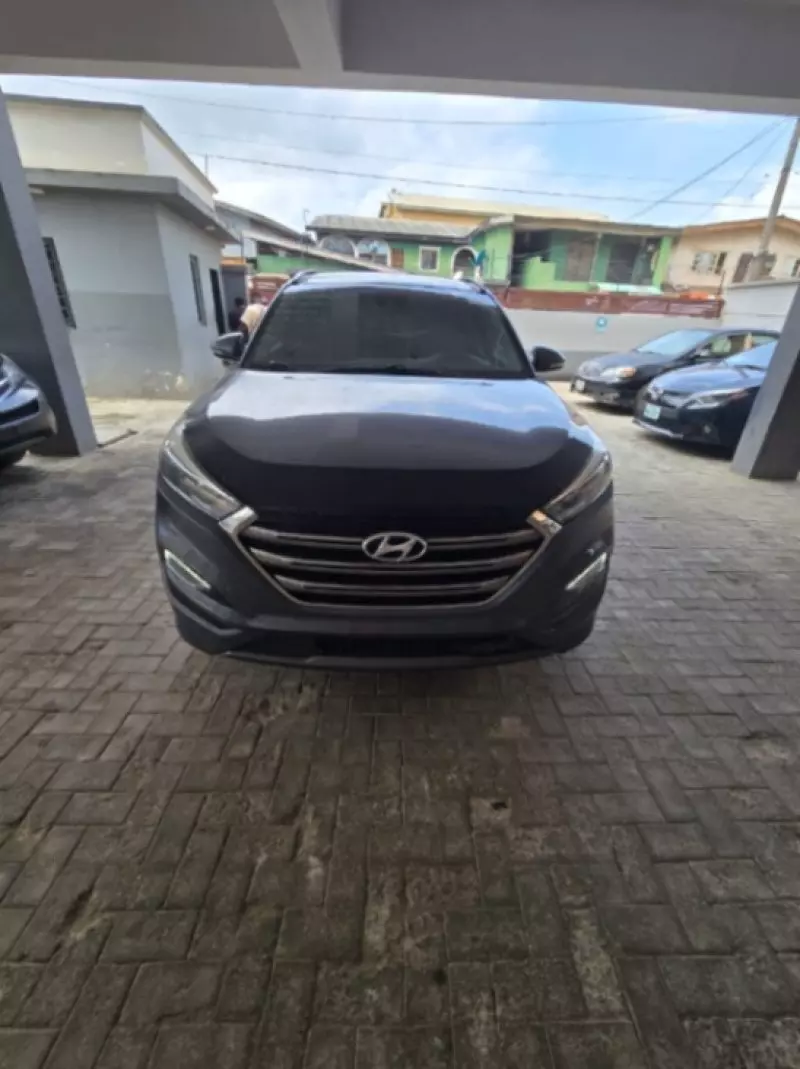 Hyundai Tucson   - 2016