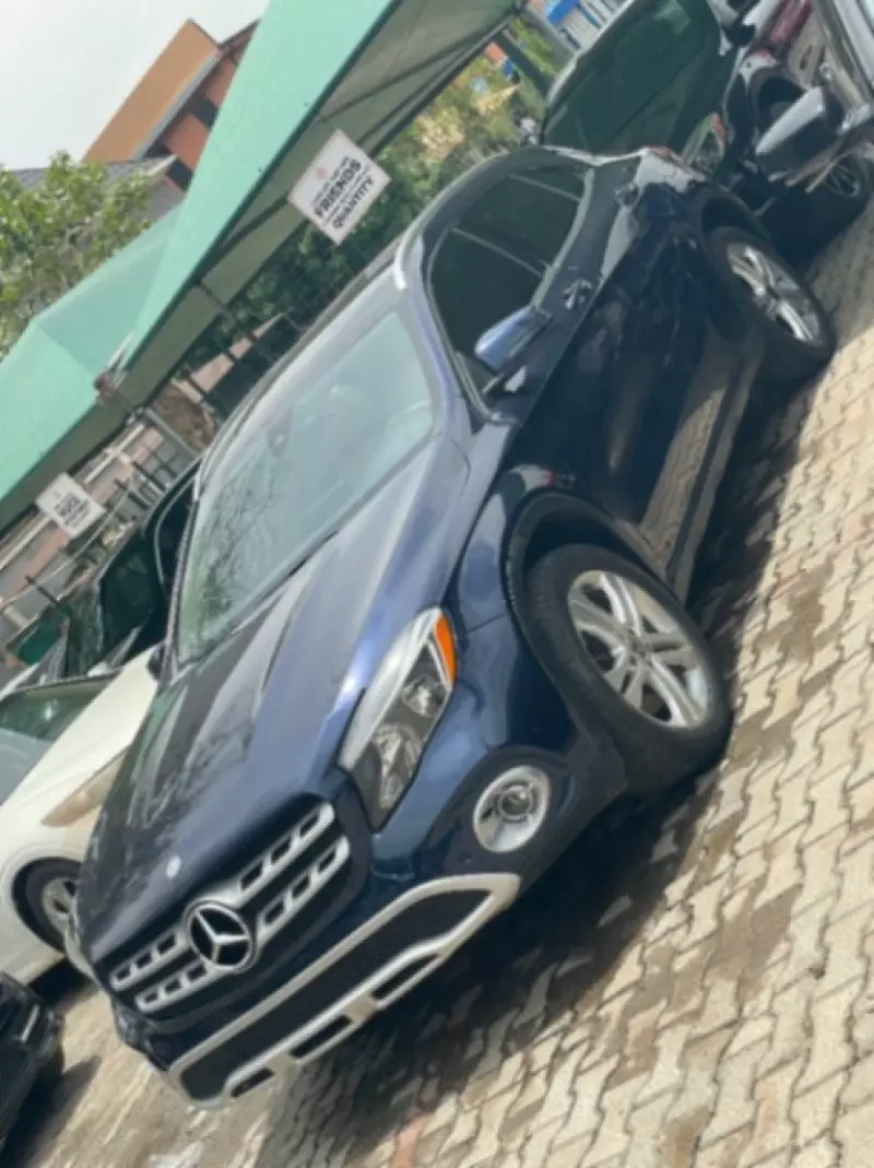 Mercedes-Benz GLA-Class   - 2018