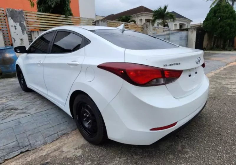 Hyundai Elantra   - 2016