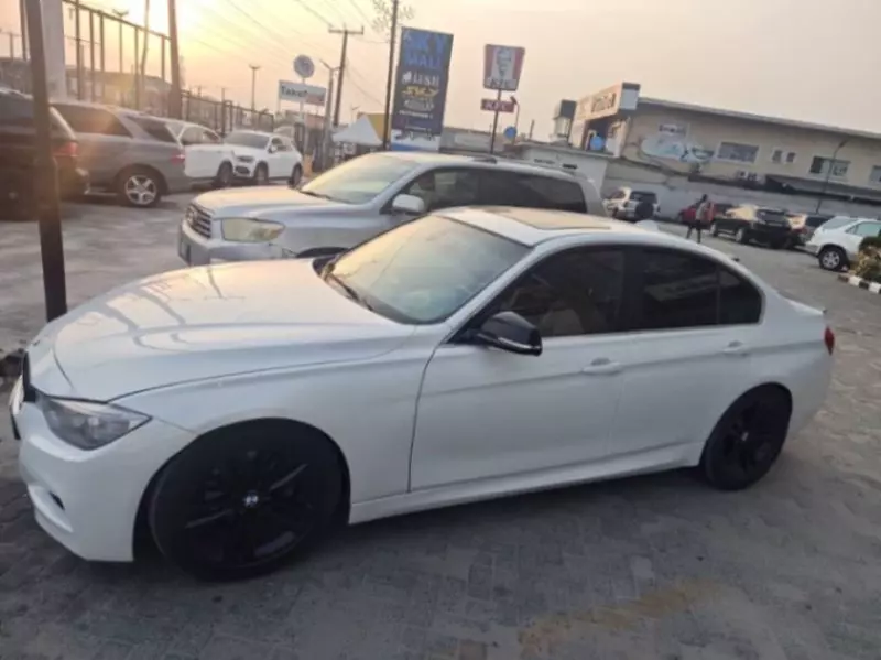 BMW 328i   - 2014