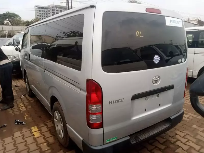 Toyota Hiace   - 2017
