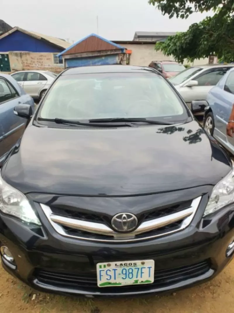 Toyota Corolla   - 2012