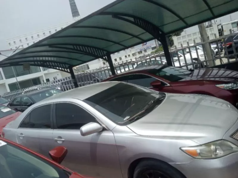 Toyota Camry   - 2011