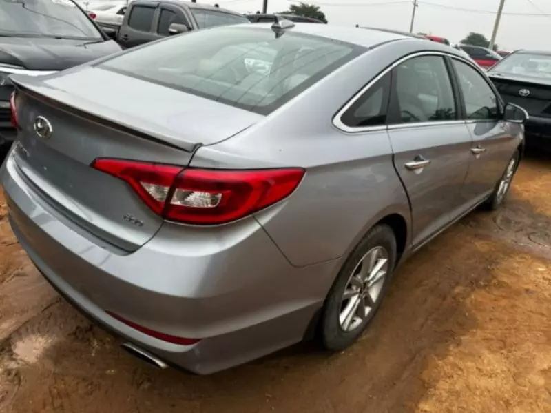 Hyundai Sonata   - 2015