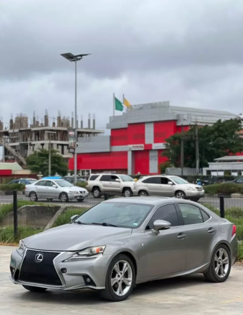 Lexus IS   - 2014