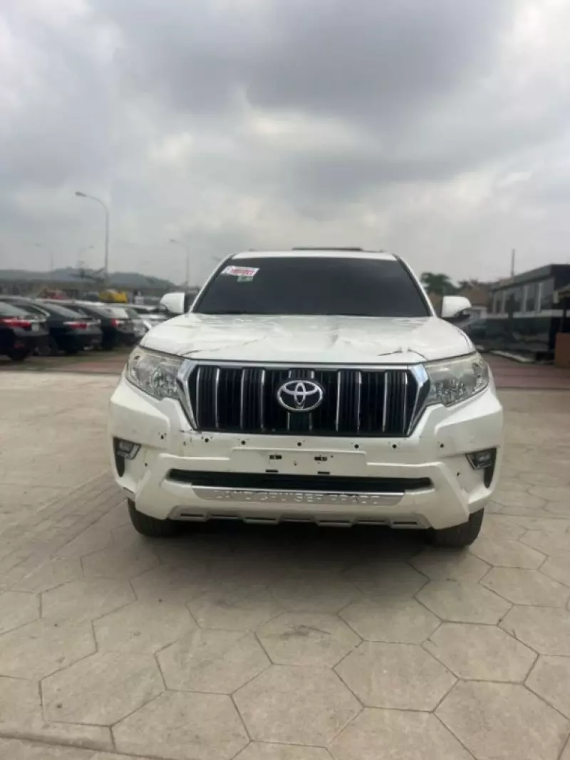 Toyota Land Cruiser   - 2017