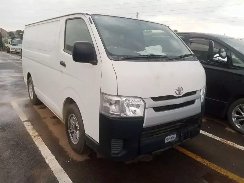 TOYOTA Hiace   - 2015