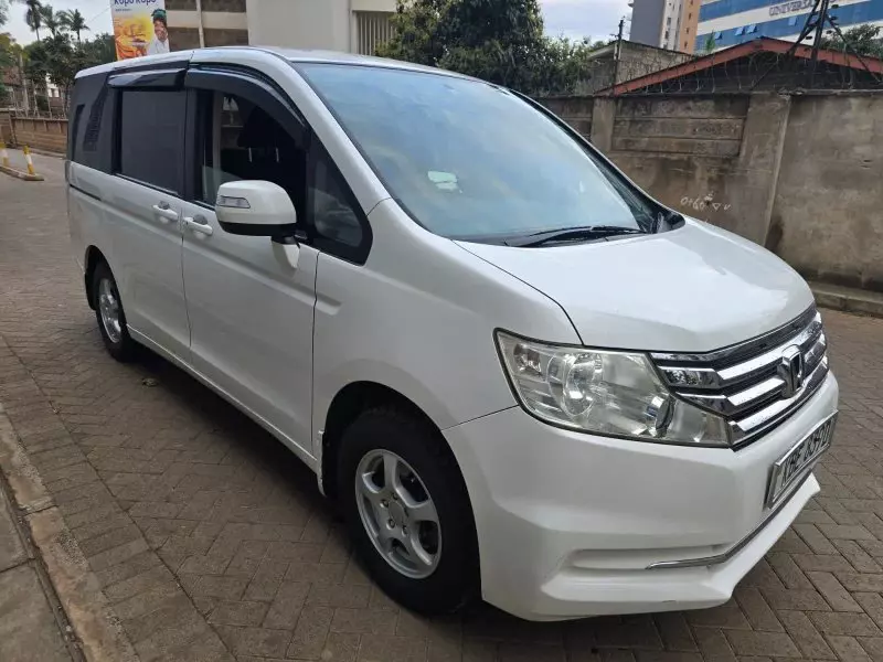 Honda Stepwgn Spada   - 2014
