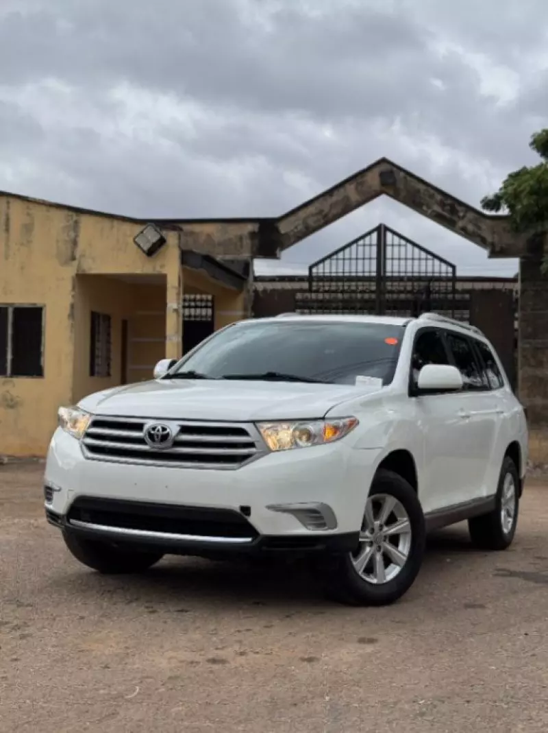 TOYOTA Highlander   - 2011
