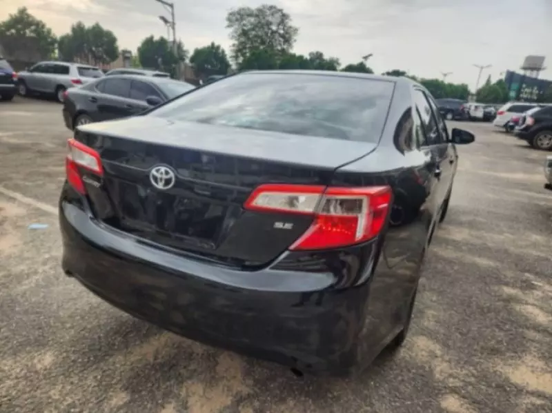 Toyota Camry   - 2014
