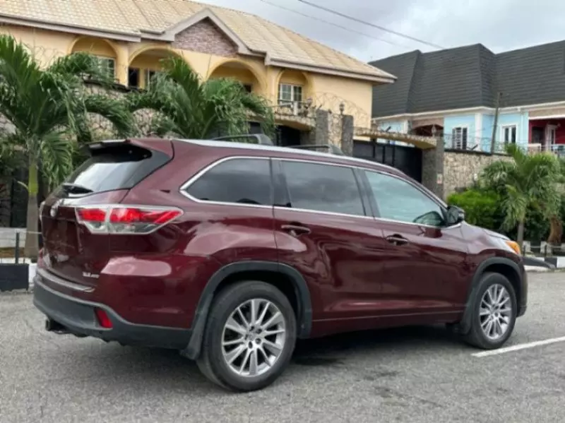 TOYOTA Highlander   - 2016