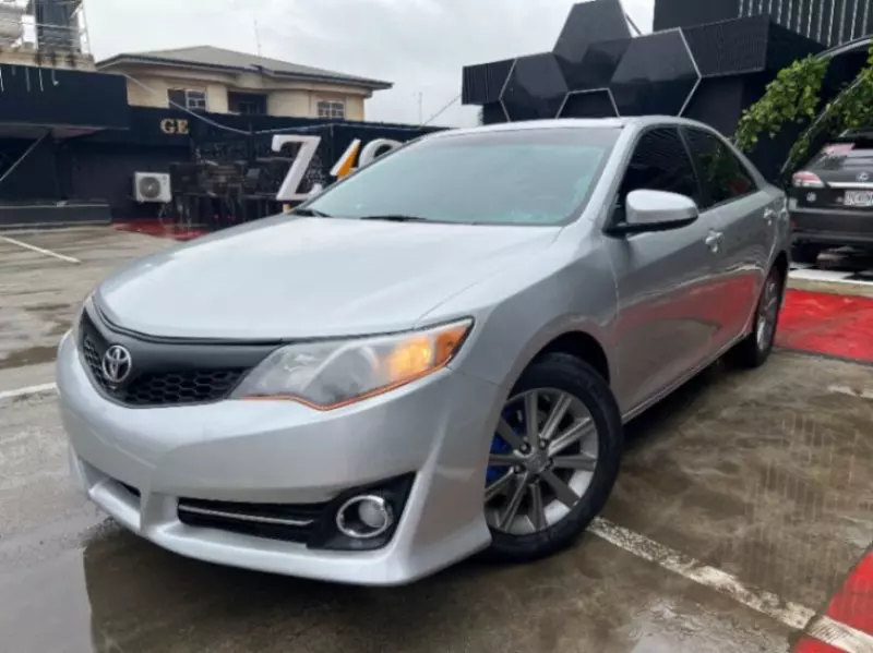 TOYOTA Camry - 2014