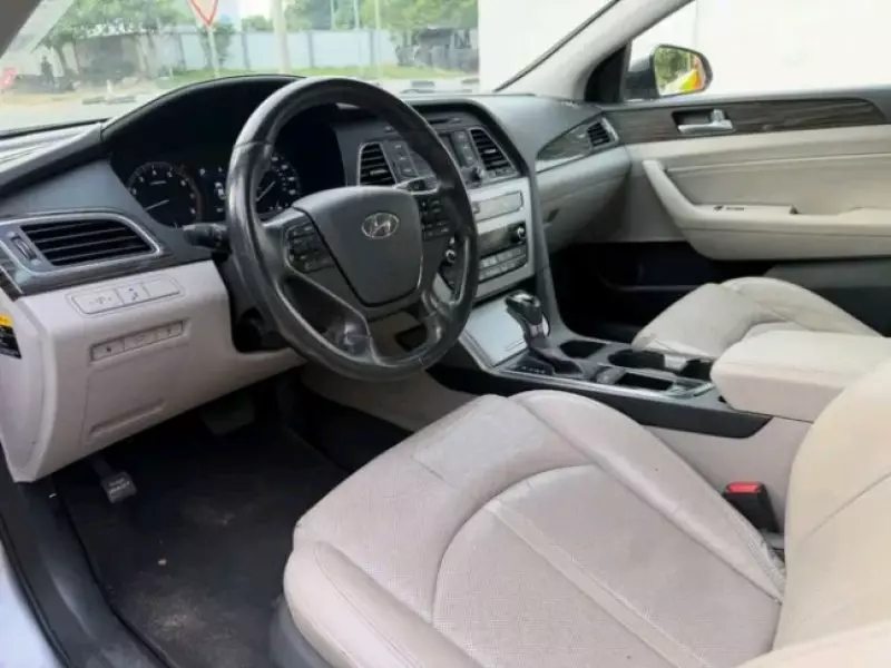 Hyundai Sonata   - 2016