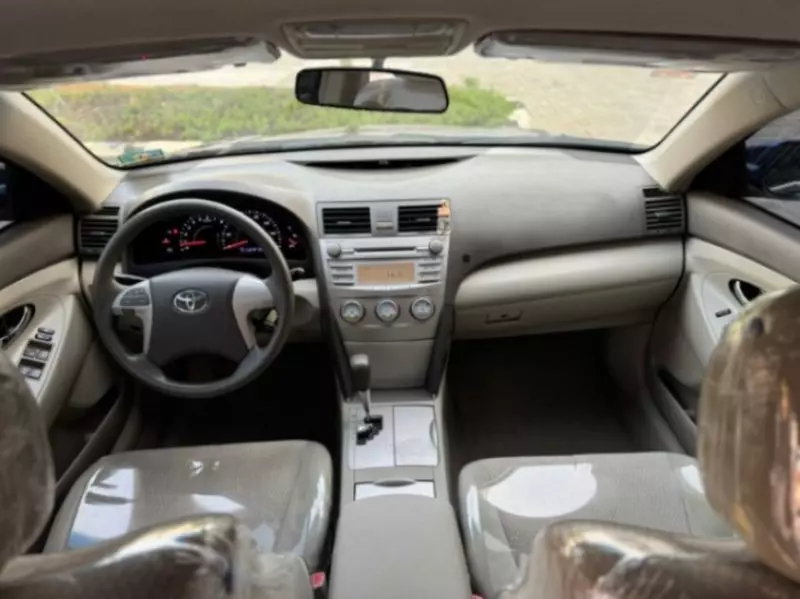 Toyota Camry   - 2011