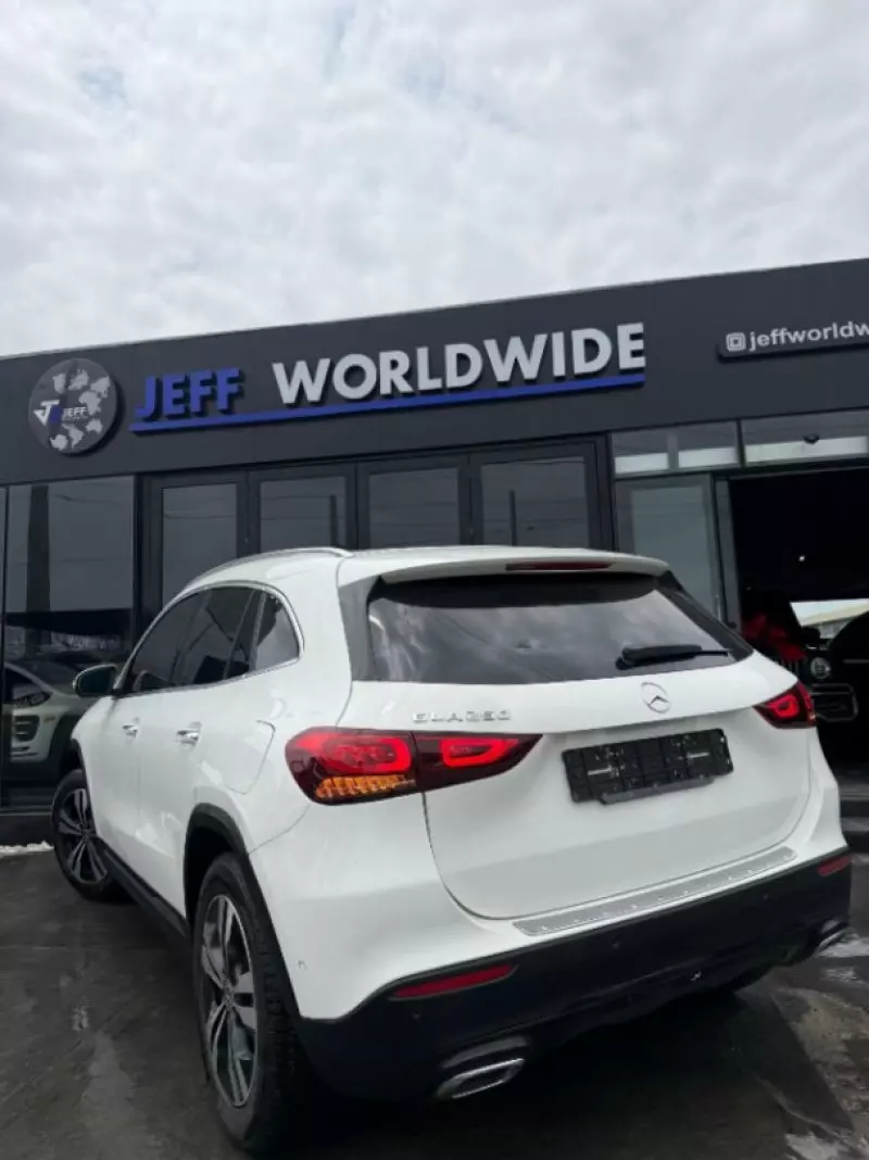 Nissan Sentra   - 2018
