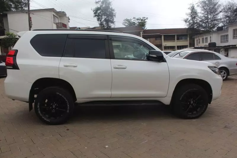 TOYOTA Landcruiser Prado   - 2021