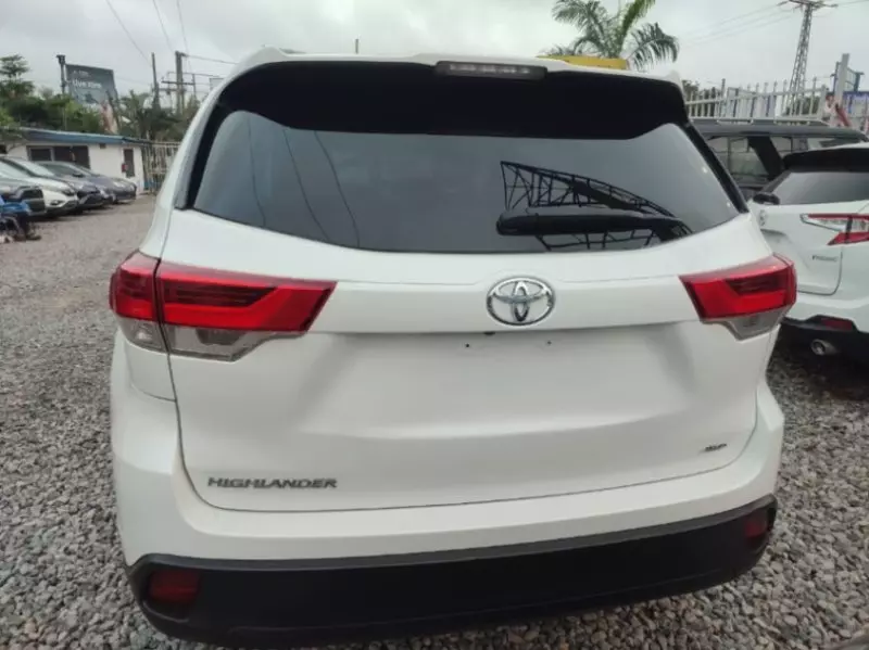 TOYOTA Highlander   - 2019