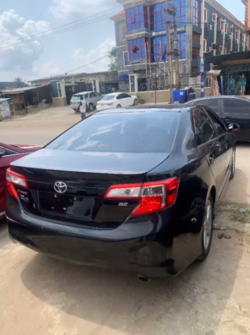 Toyota Camry   - 2014
