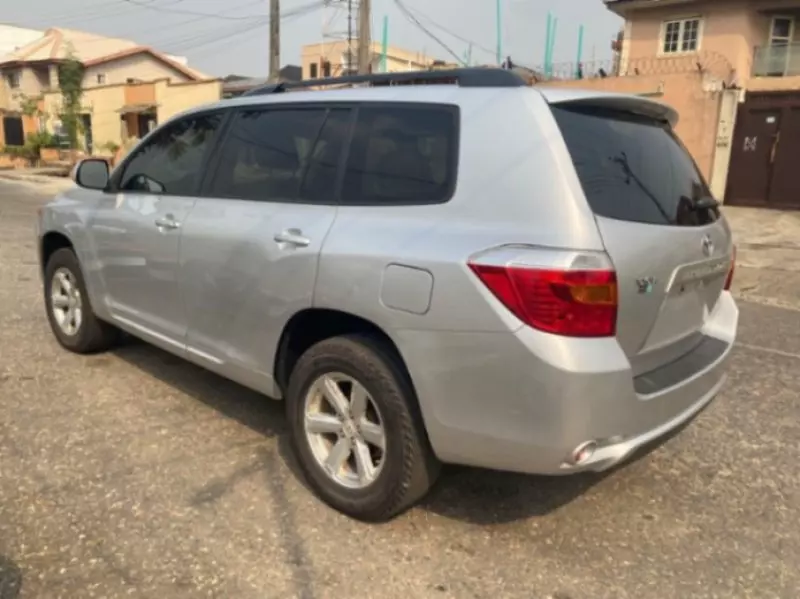 TOYOTA Highlander - 2009