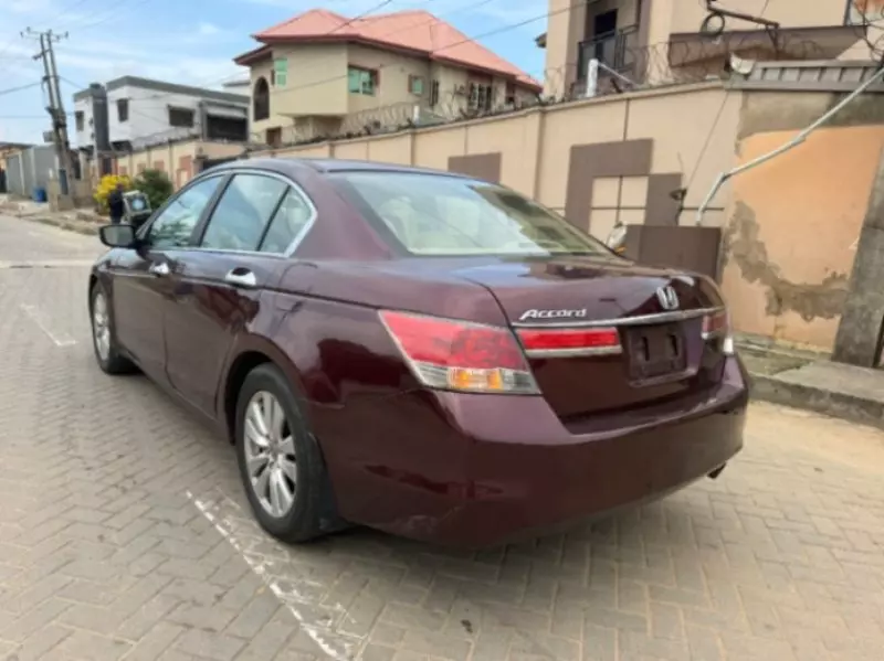 Honda Accord - 2012