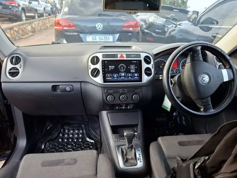 Volkswagen Tiguan   - 2009