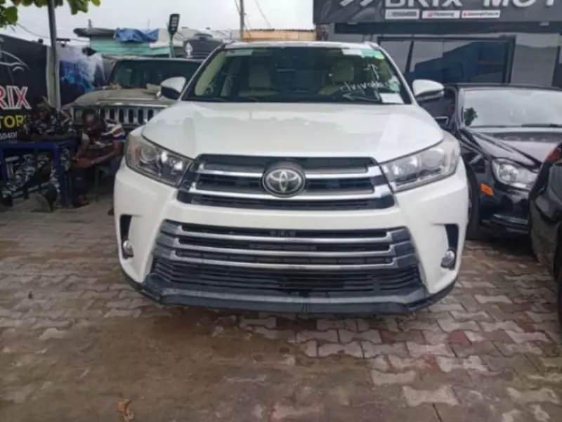 TOYOTA Highlander   - 2017