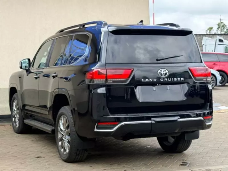 Toyota Landcruiser   - 2023