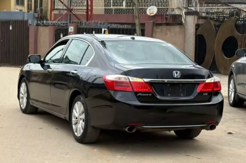 Honda Accord   - 2009
