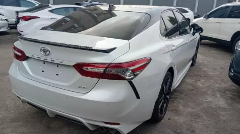 Toyota Camry   - 2018